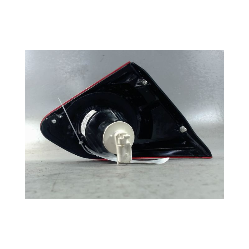 FEU ARRIERE INTERIEUR DROIT NISSAN QHASQAI 2007-