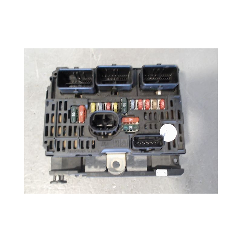 BOITE A FUSIBLES CITROEN C4