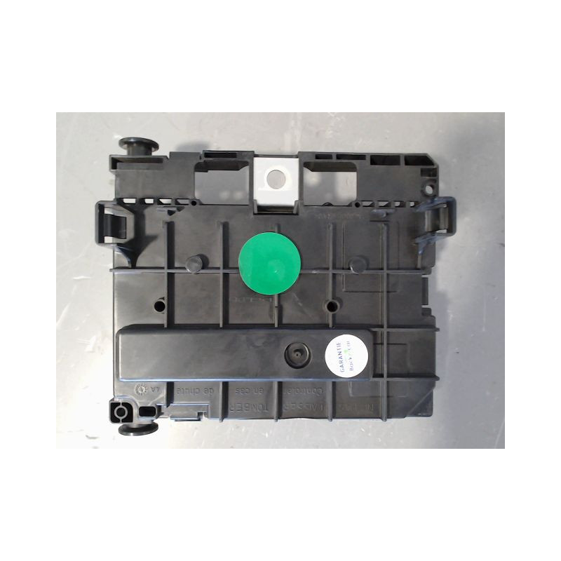 BOITE A FUSIBLES CITROEN C4