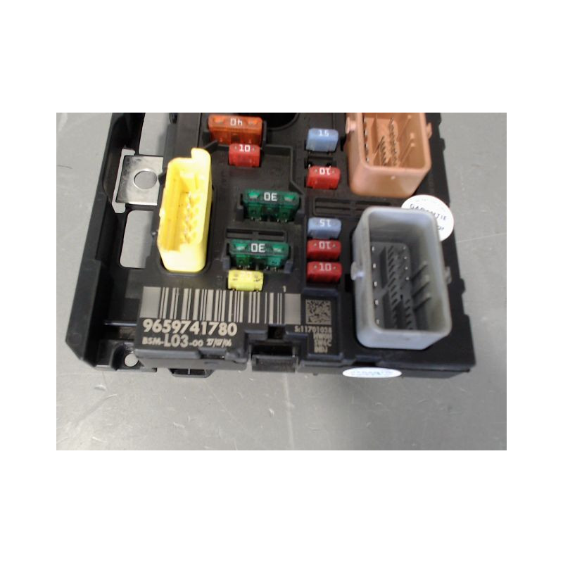 BOITE A FUSIBLES CITROEN C3