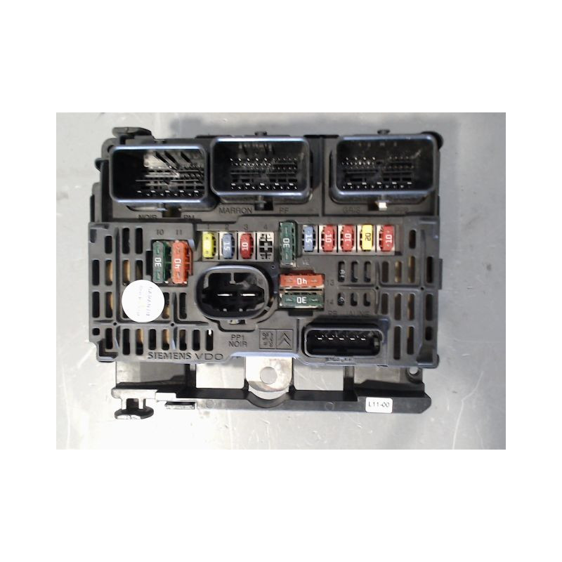 BOITE A FUSIBLES PEUGEOT 307