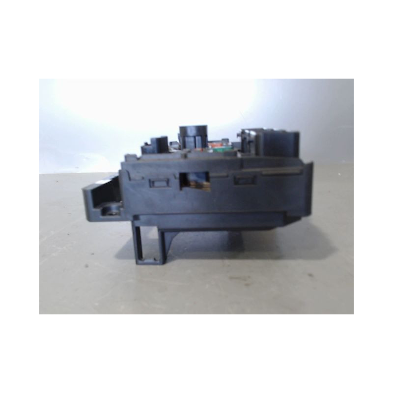 BOITE A FUSIBLES PEUGEOT 407