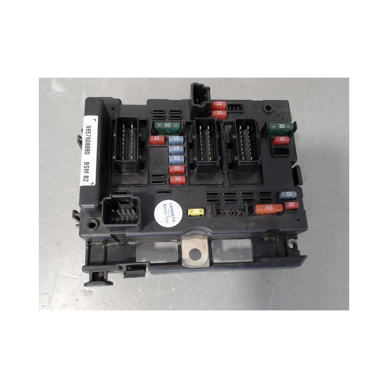 BOITE A FUSIBLES PEUGEOT 307