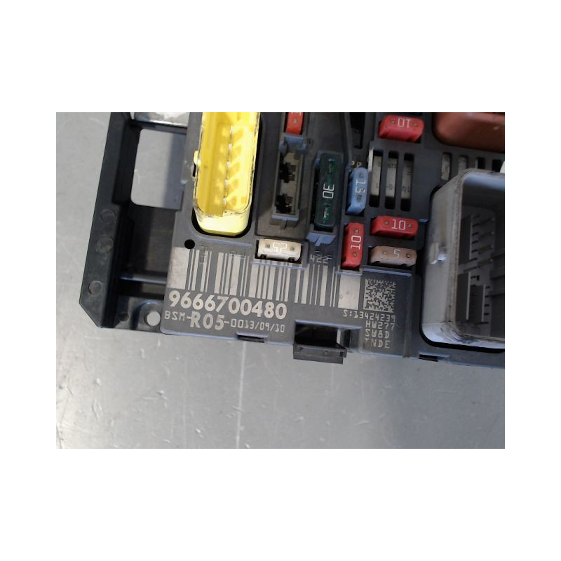 BOITE A FUSIBLES PEUGEOT 308