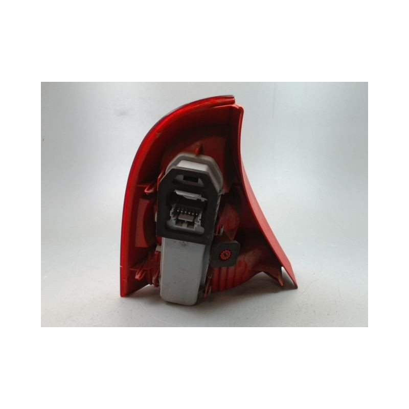FEU ARRIERE DROIT RENAULT CLIO II Phase 2 2001-2006