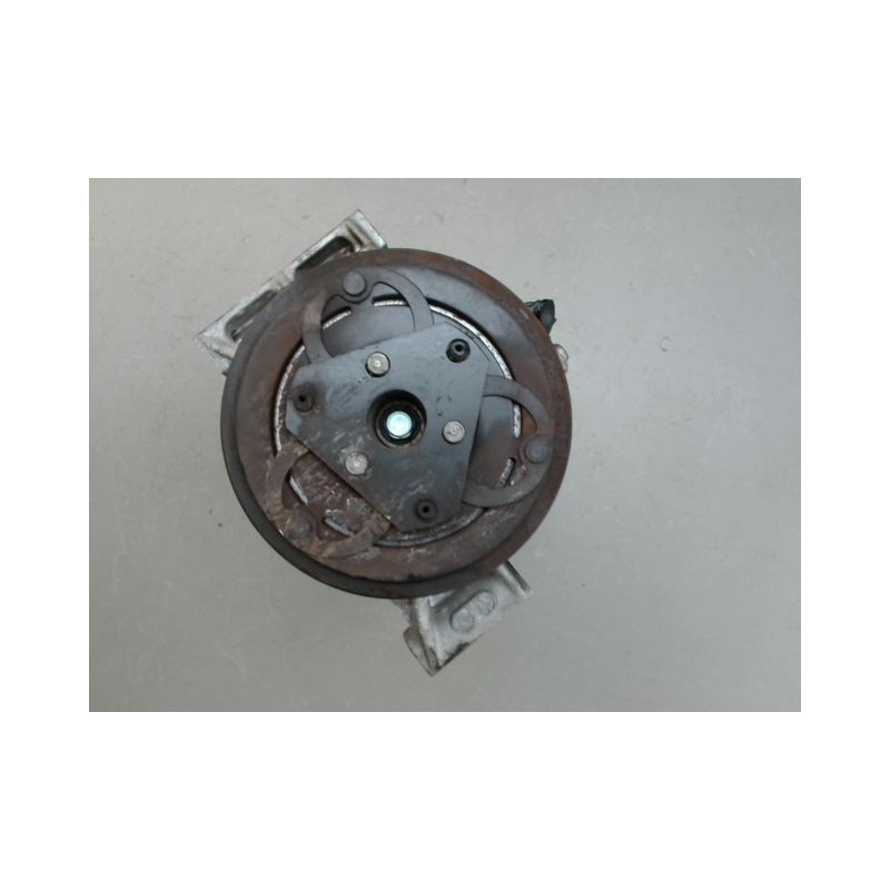 COMPRESSEUR AIR CONDITIONNE NISSAN MICRA