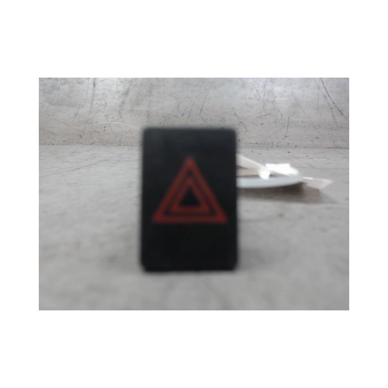 BOUTON DE WARNING NISSAN QHASQAI 2007-