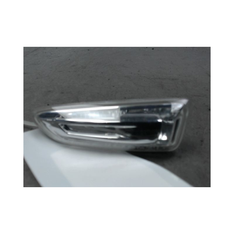 REPETITEUR AILE GAUCHE OPEL CROSSLAND