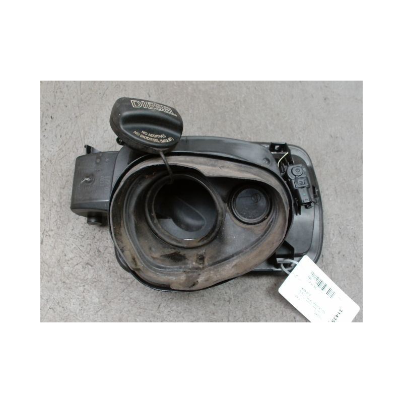 VOLET DE TRAPPE CARBURANT B.M.W. SERIE 2