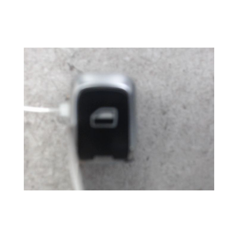 COMMANDE LEVE-GLACE PORTE AVD AUDI A3