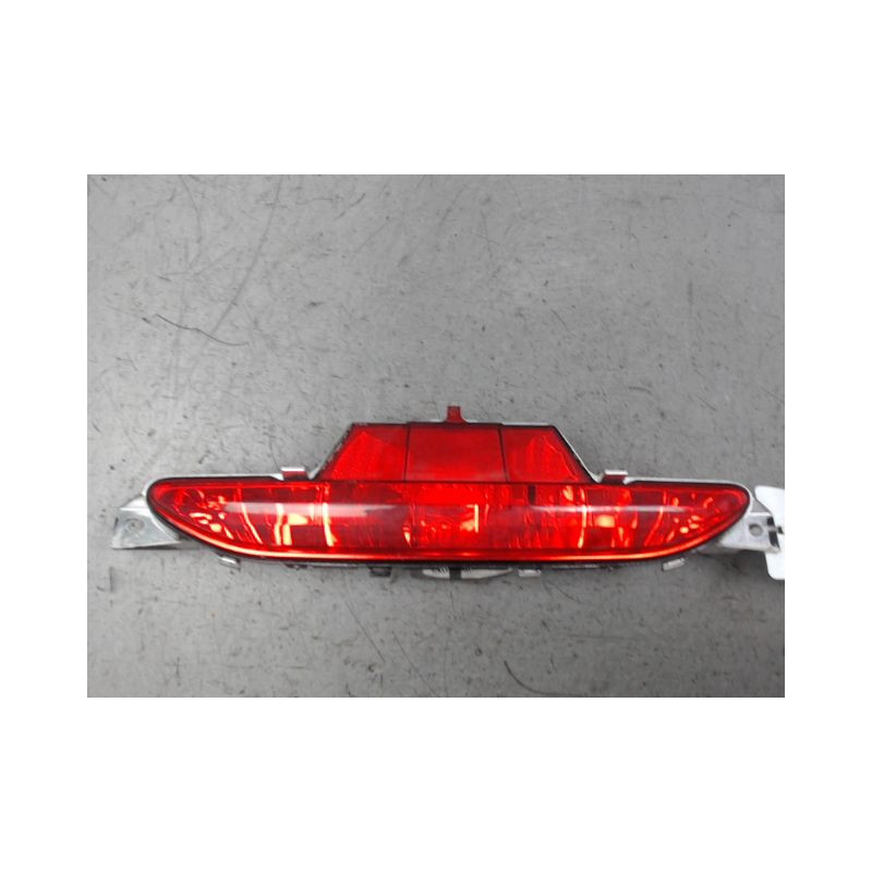 FEU BROUILLARD CENTRAL ARRIERE PEUGEOT 208