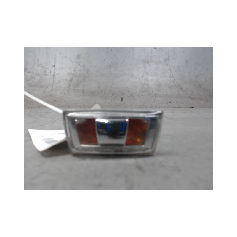 REPETITEUR AILE DROIT OPEL ZAFIRA 2005-