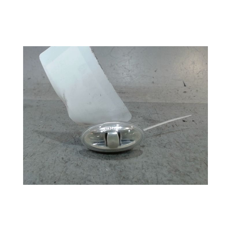REPETITEUR AILE DROIT PEUGEOT 107