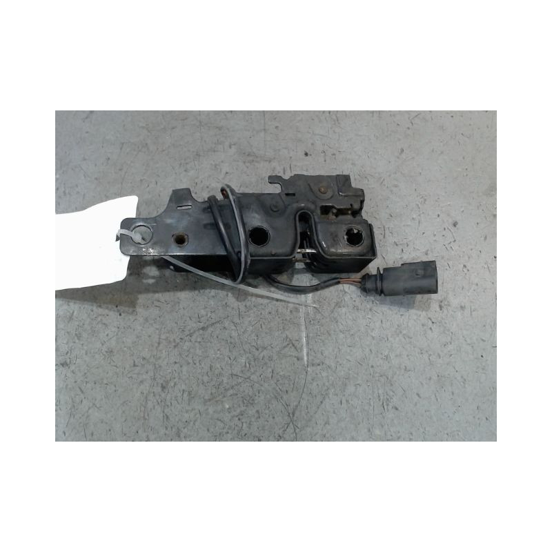 SERRURE CAPOT AUDI A3
