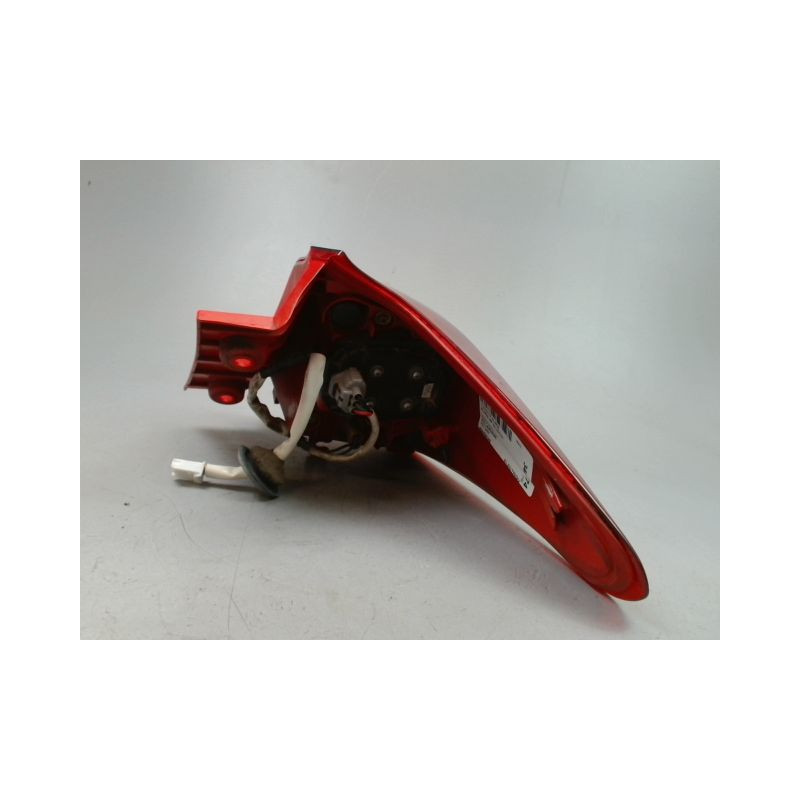 FEU ARRIERE GAUCHE  TOYOTA AURIS 2010-