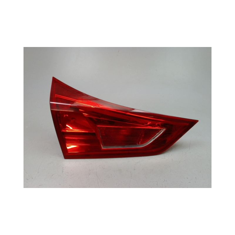 FEU ARRIERE INTERIEUR GAUCHE TOYOTA AURIS 2010-