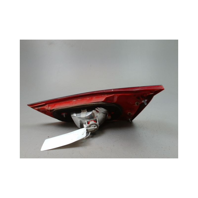 FEU ARRIERE INTERIEUR GAUCHE TOYOTA AURIS 2010-