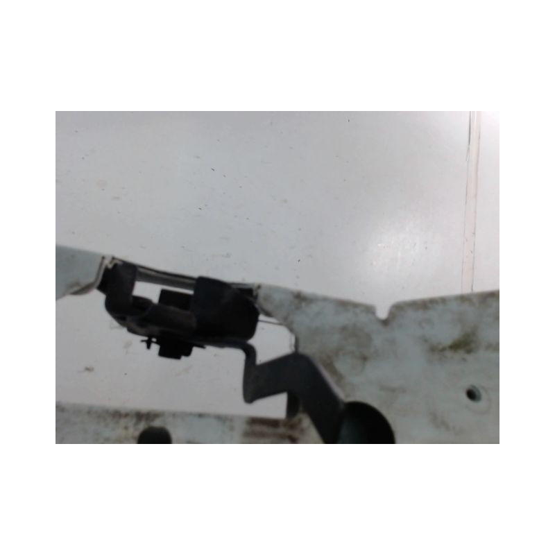 TRAVERSE SUPERIEURE ARMATURE AVANT RENAULT TWINGO