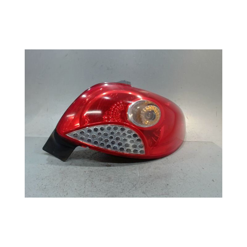FEU ARRIERE DROIT PEUGEOT 206