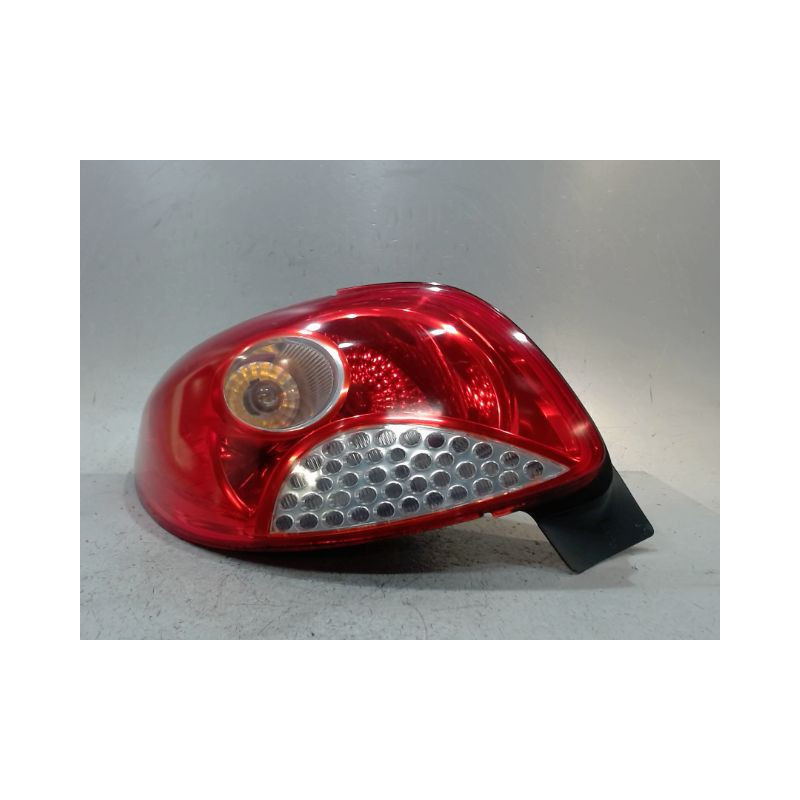 FEU ARRIERE GAUCHE  PEUGEOT 206