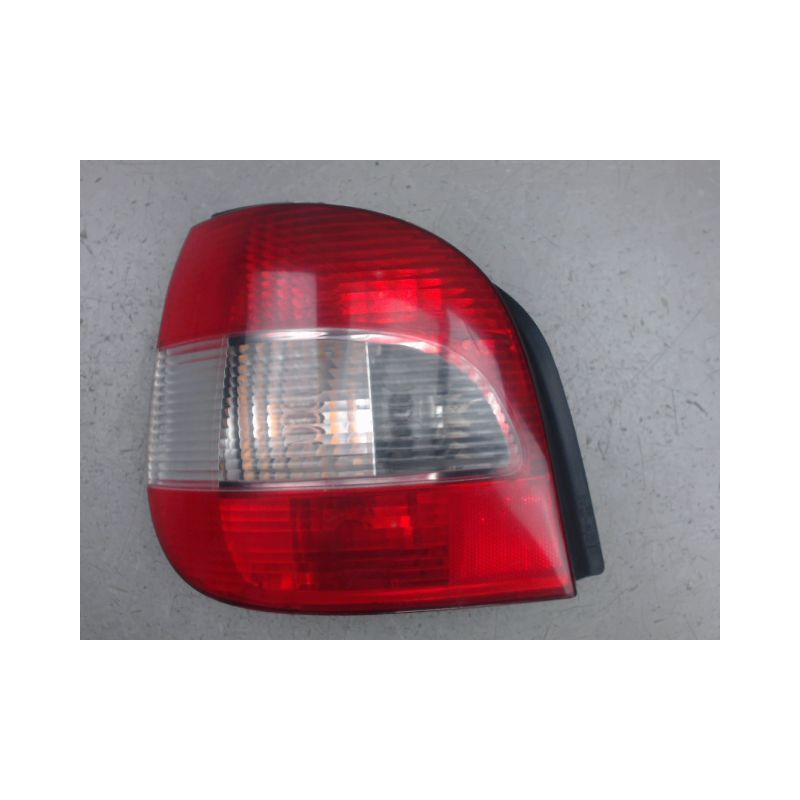 FEU ARRIERE GAUCHE  RENAULT MEGANE