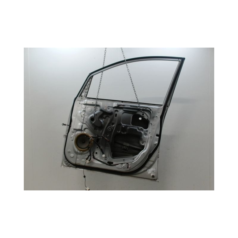 PORTE AVANT DROIT TOYOTA AVENSIS VERSO 01-03