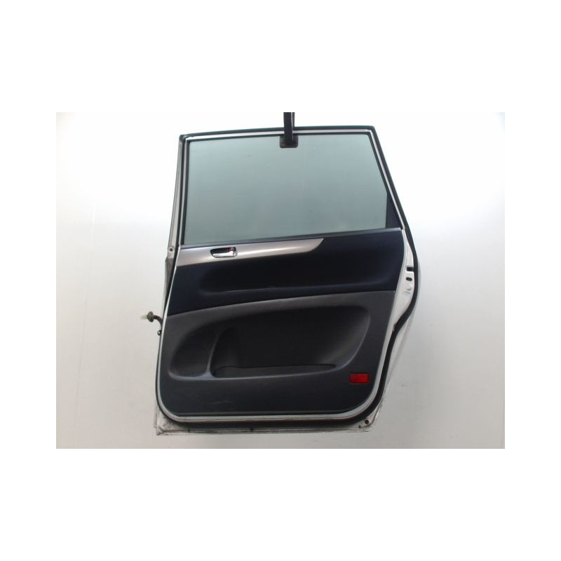 PORTE ARRIERE DROIT TOYOTA AVENSIS VERSO 01-03