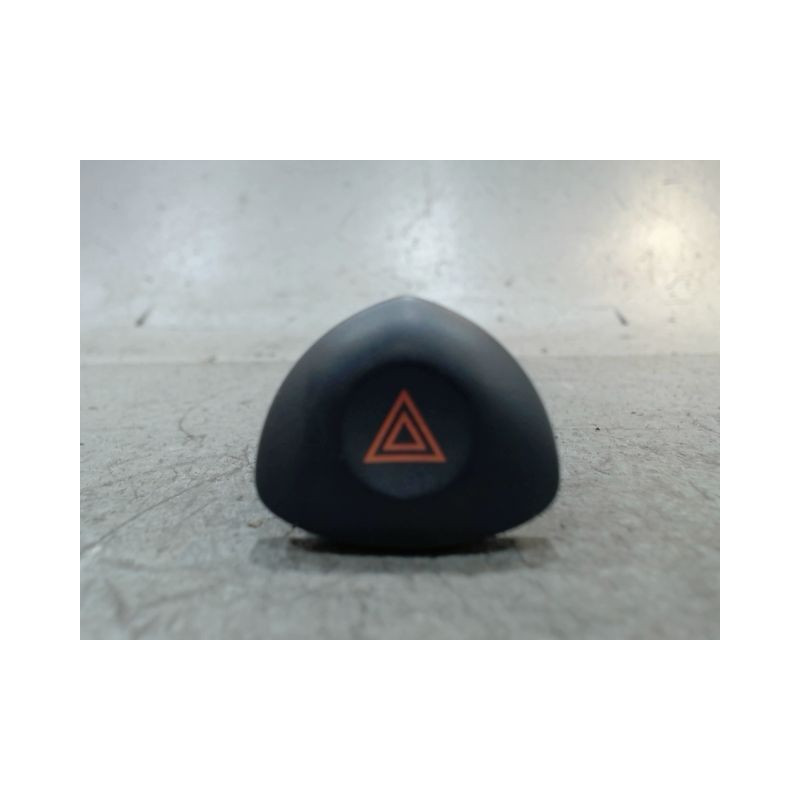 BOUTON DE WARNING RENAULT CLIO