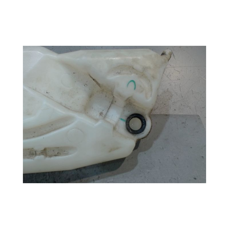 RESERVOIR LAVE-GLACE AVANT PEUGEOT 206