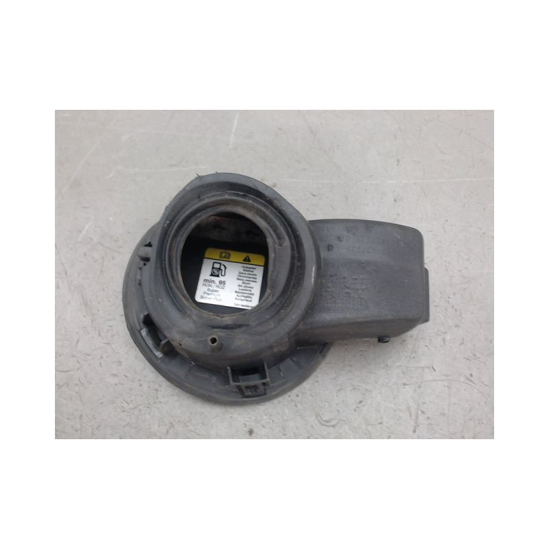 VOLET DE TRAPPE CARBURANT FORD FIESTA