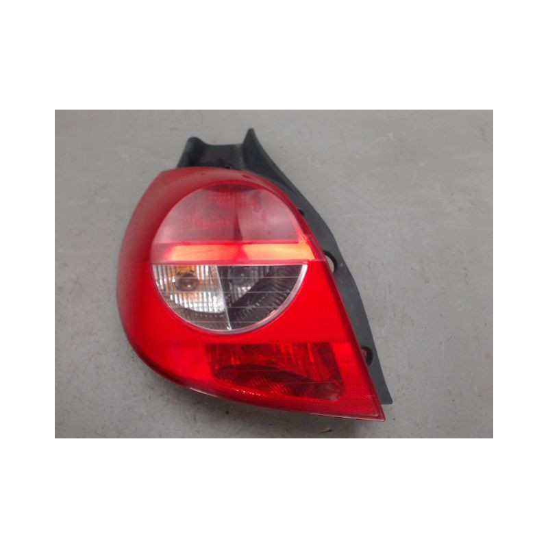 FEU ARRIERE GAUCHE  RENAULT CLIO