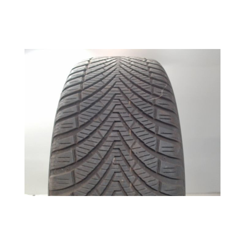 Pneu KUMHO SOLUS 4S HA32 215 45 16 90 V