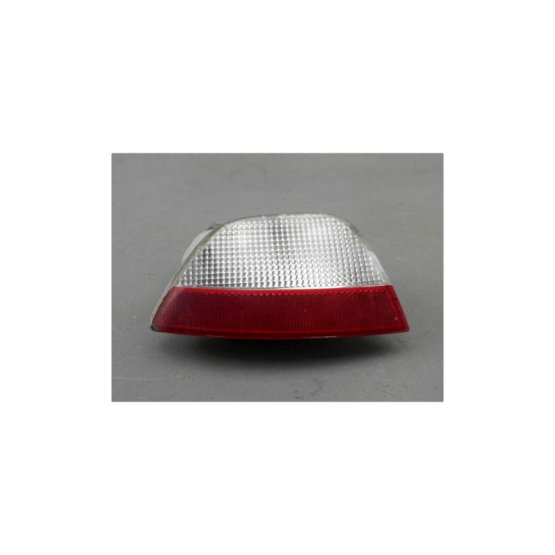 FEU DE PARE-CHOC ARRIERE DROIT FORD FOCUS 98-04