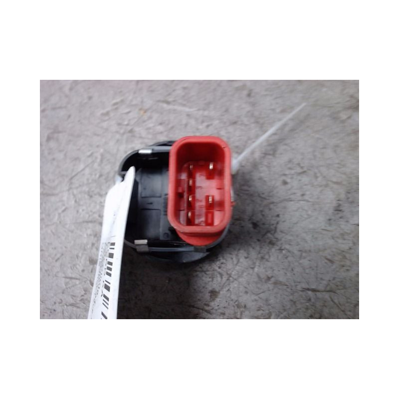 COMMANDE LEVE-GLACE PORTE AVD FORD KA