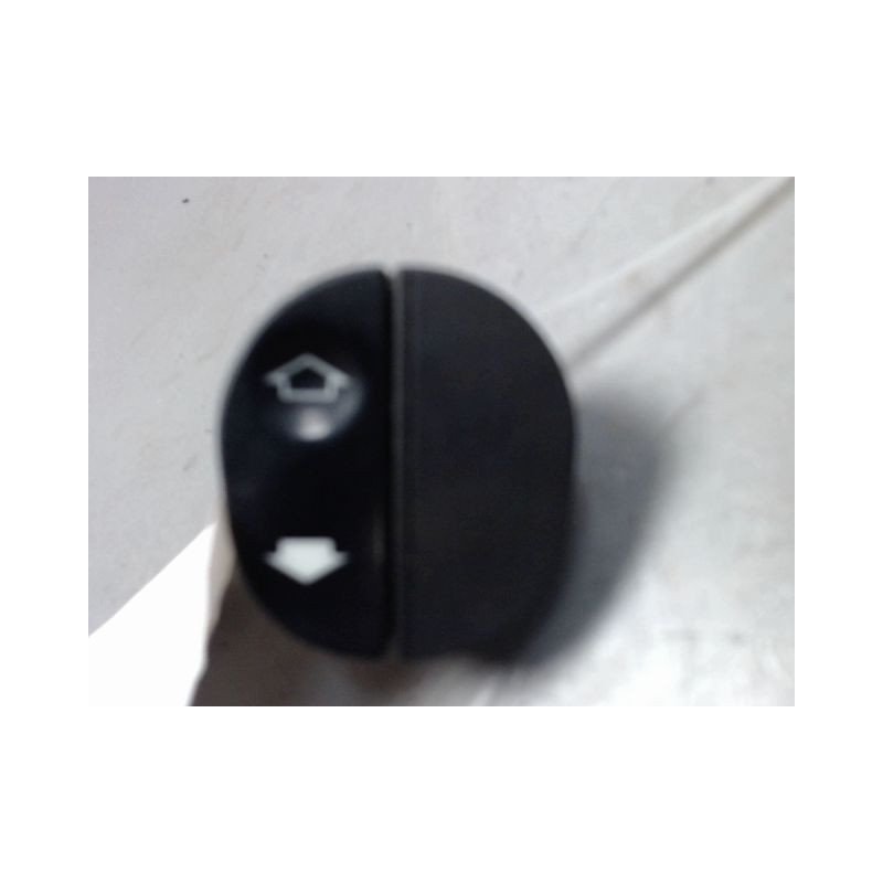 COMMANDE LEVE-GLACE PORTE AVD FORD FIESTA