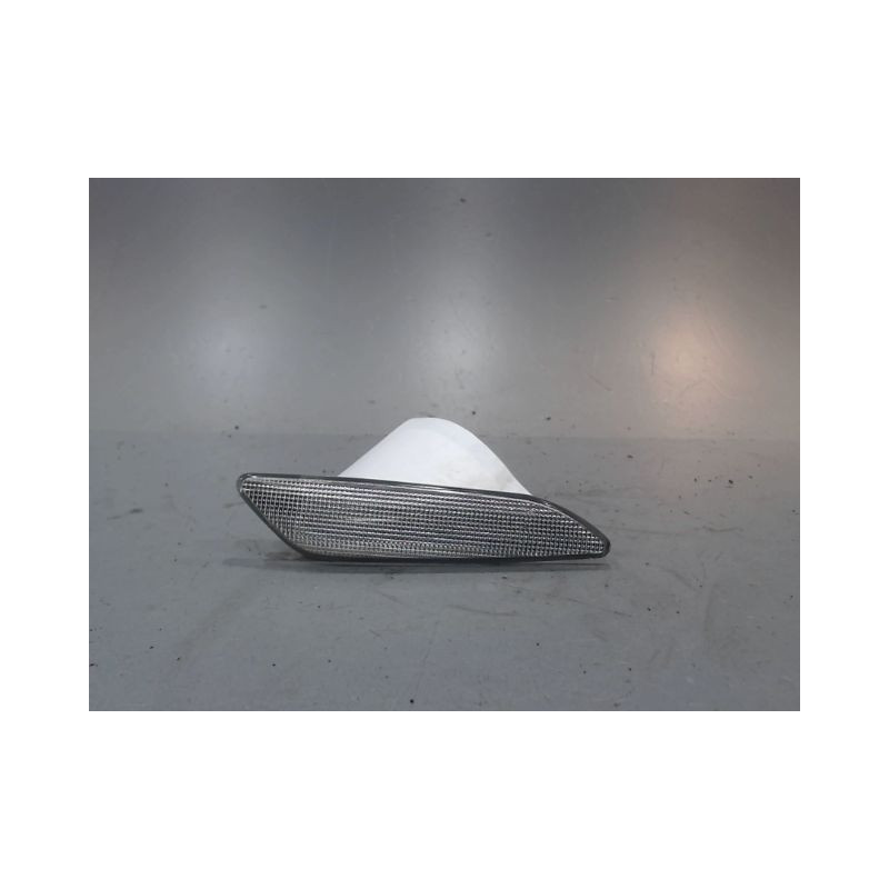 REPETITEUR AILE GAUCHE FIAT TIPO