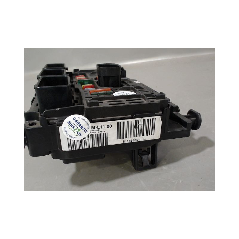 BOITE A FUSIBLES CITROEN C4 04-08