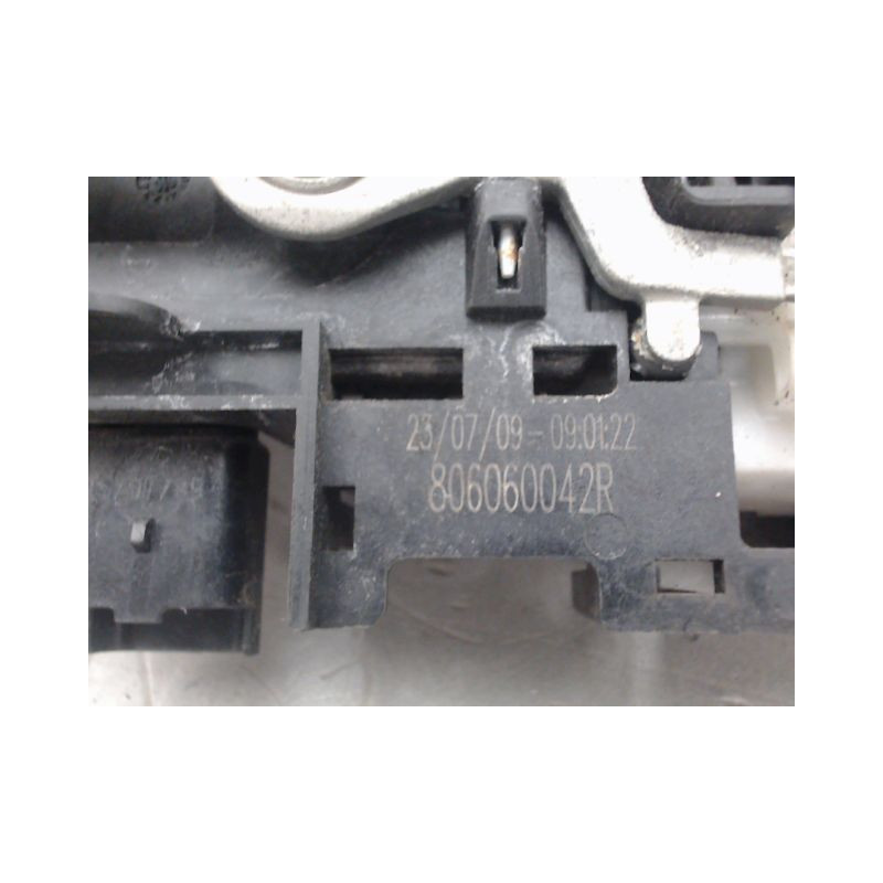 POIGNEE EXTERIEURE PORTE AVANT DROIT RENAULT MEGANE