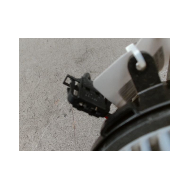 MOTEUR VENTILATEUR CHAUFFAGE AUDI Q5