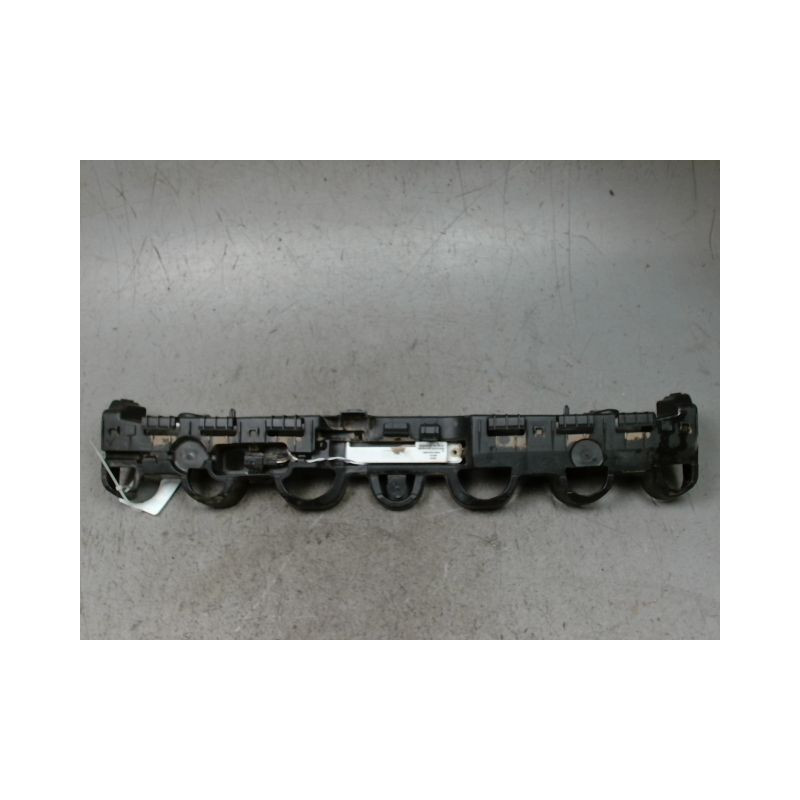 SUPPORT CENTRAL PARE-CHOC ARRIERE  RENAULT CLIO