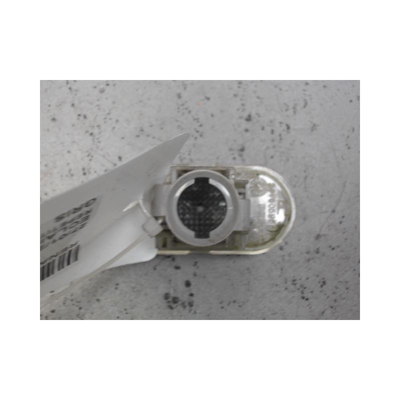 REPETITEUR AILE DROIT RENAULT TRAFIC