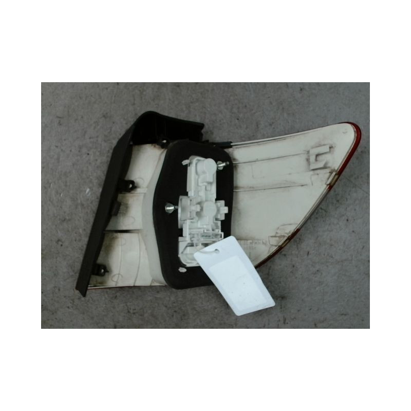 FEU ARRIERE GAUCHE  MERCEDES CLASSE B 05-08