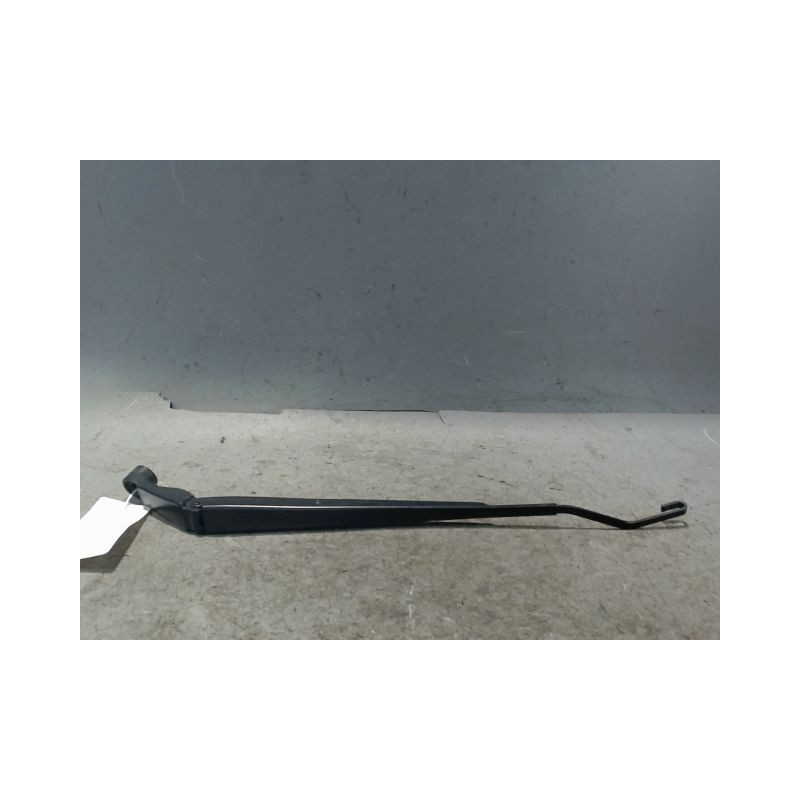 BRAS ESSUIE-GLACE AVANT GAUCHE TOYOTA YARIS CRO