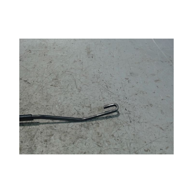 BRAS ESSUIE-GLACE AVANT GAUCHE TOYOTA YARIS CRO