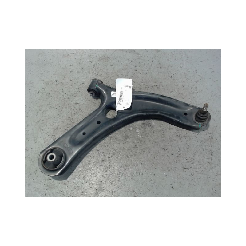 TRIANGLE INFERIEUR AVANT DROIT HYUNDAI BAYON