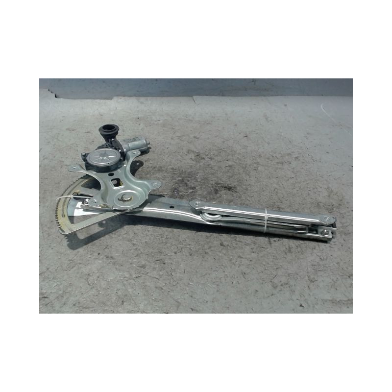 MECANISME+MOTEUR LEVE-GLACE AVANT DROIT TOYOTA HILUX
