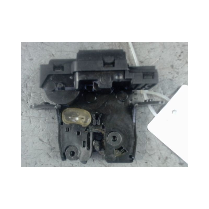 SERRURE HAYON  NISSAN QHASQAI 2007-
