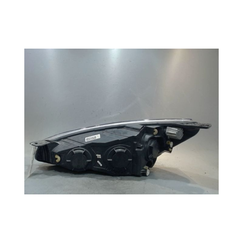 PHARE DROIT FORD FOCUS