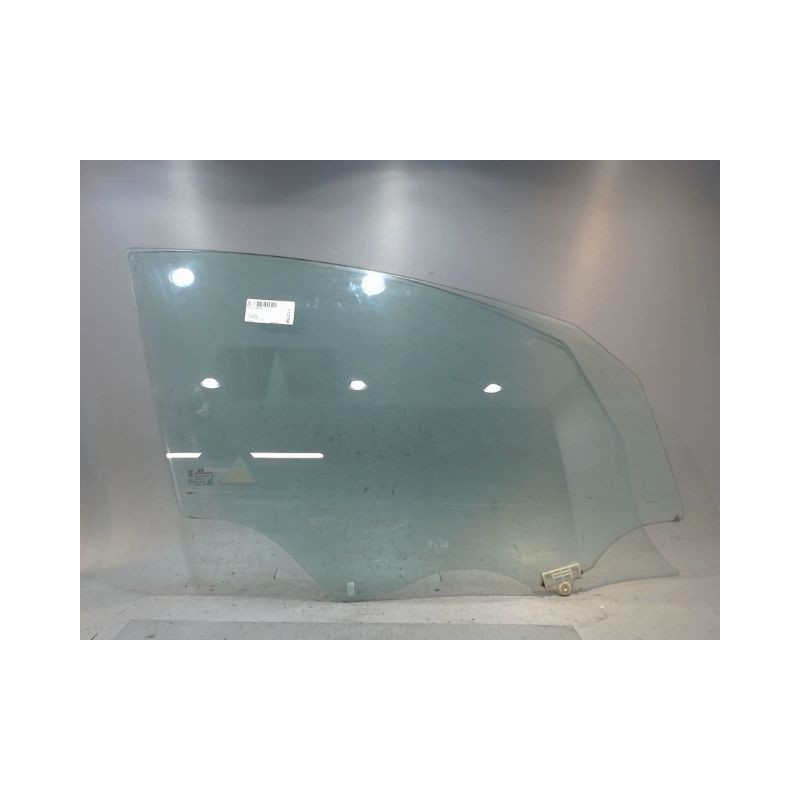GLACE PORTE AVD KIA CARENS