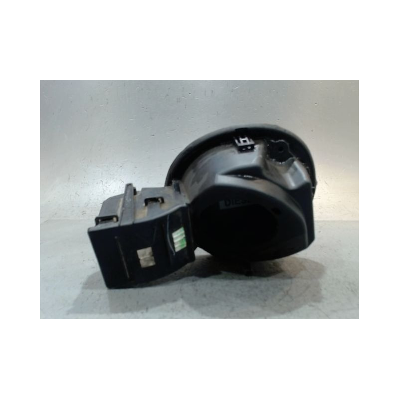 VOLET DE TRAPPE CARBURANT RENAULT CLIO